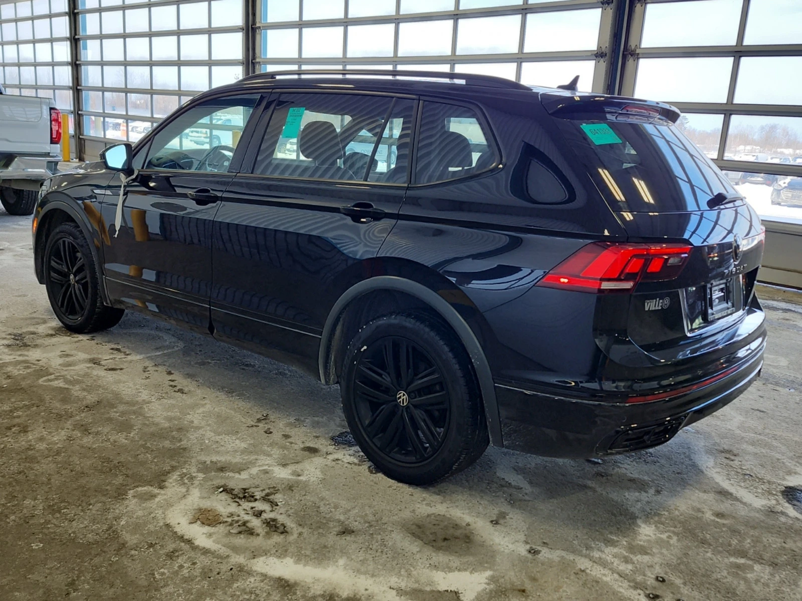 VW Tiguan R LINE BLACK EDITION* * CARFAX * * АВТО КРЕДИТ * * - изображение 4