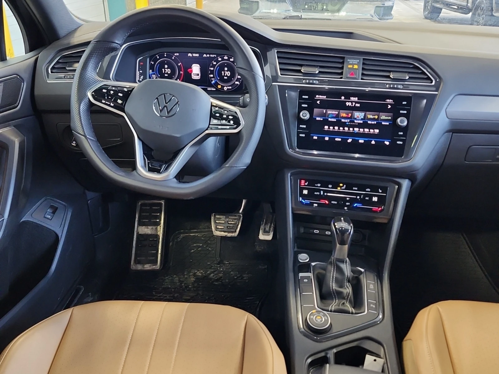 VW Tiguan R LINE BLACK EDITION* * CARFAX * * АВТО КРЕДИТ * * - изображение 6