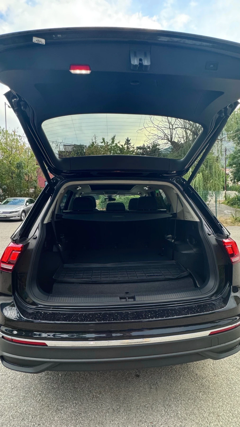 VW Tiguan, снимка 11 - Автомобили и джипове - 54113950