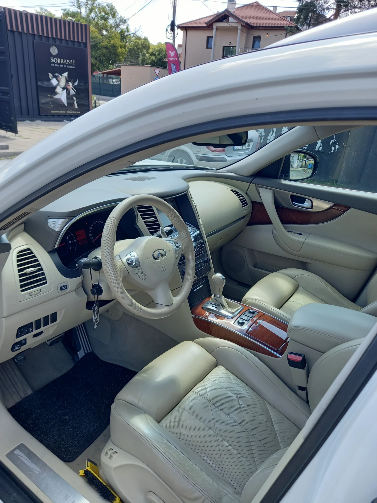 Infiniti Fx 50 S V8 390k.s. Газ, снимка 11 - Автомобили и джипове - 54175226