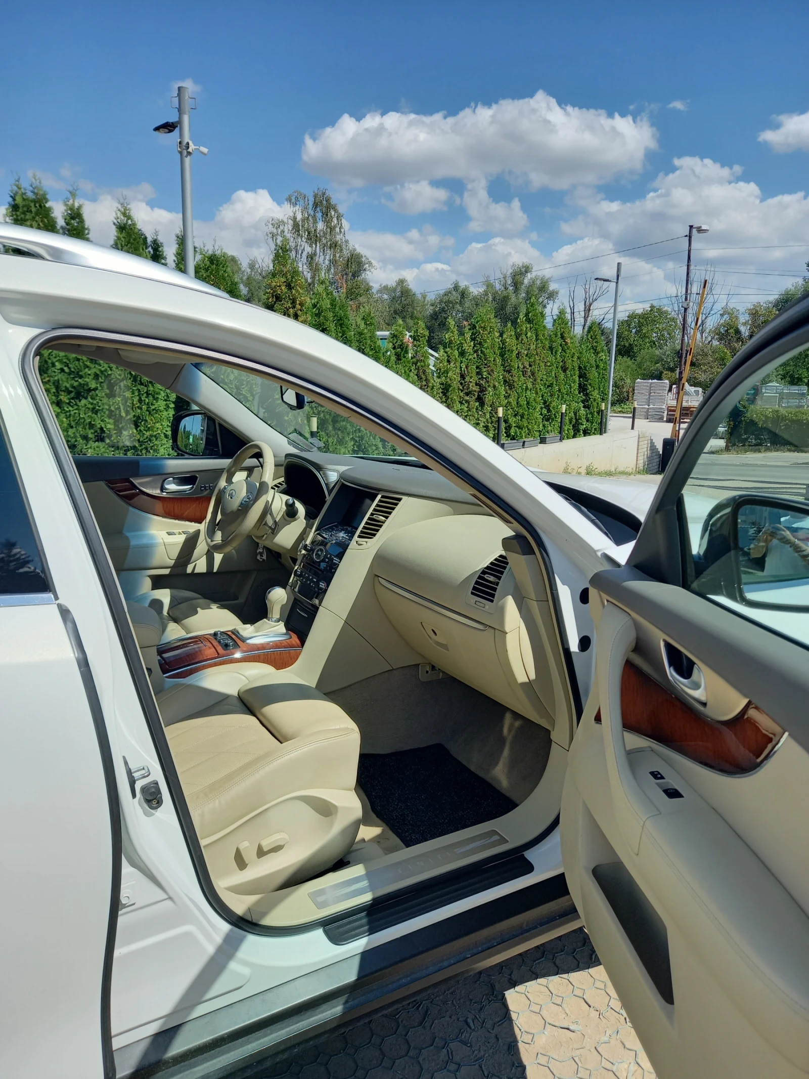 Infiniti Fx 50 S V8 390k.s. Газ, снимка 8 - Автомобили и джипове - 54175226