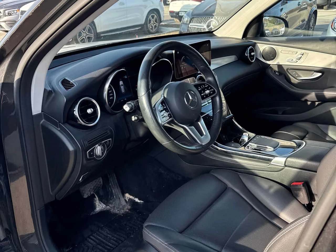 Mercedes-Benz GLC 300  | DISTRONIC | 360 | PANO | , снимка 7 - Автомобили и джипове - 54301694