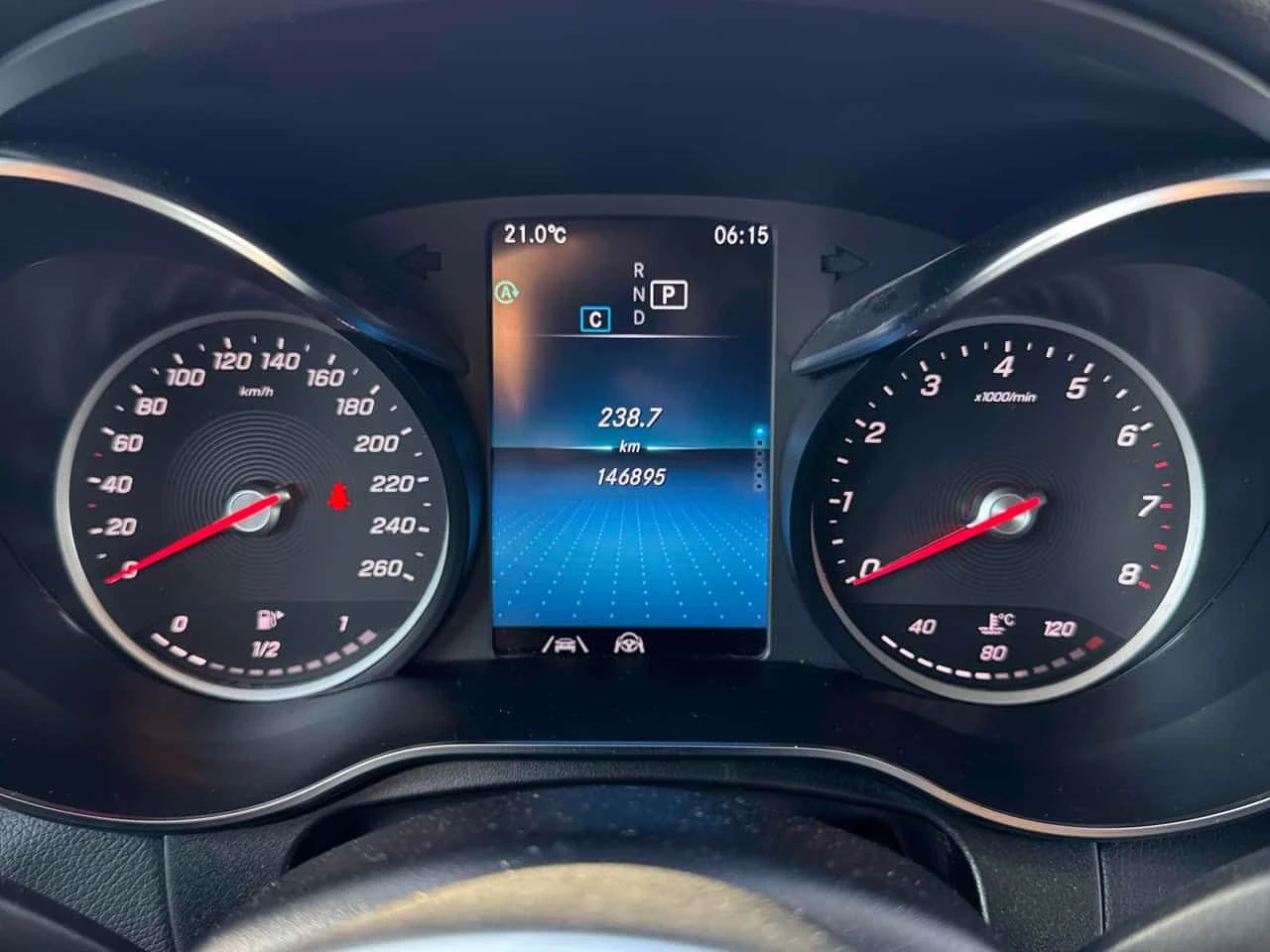 Mercedes-Benz GLC 300  | DISTRONIC | 360 | PANO | , снимка 8 - Автомобили и джипове - 54301694