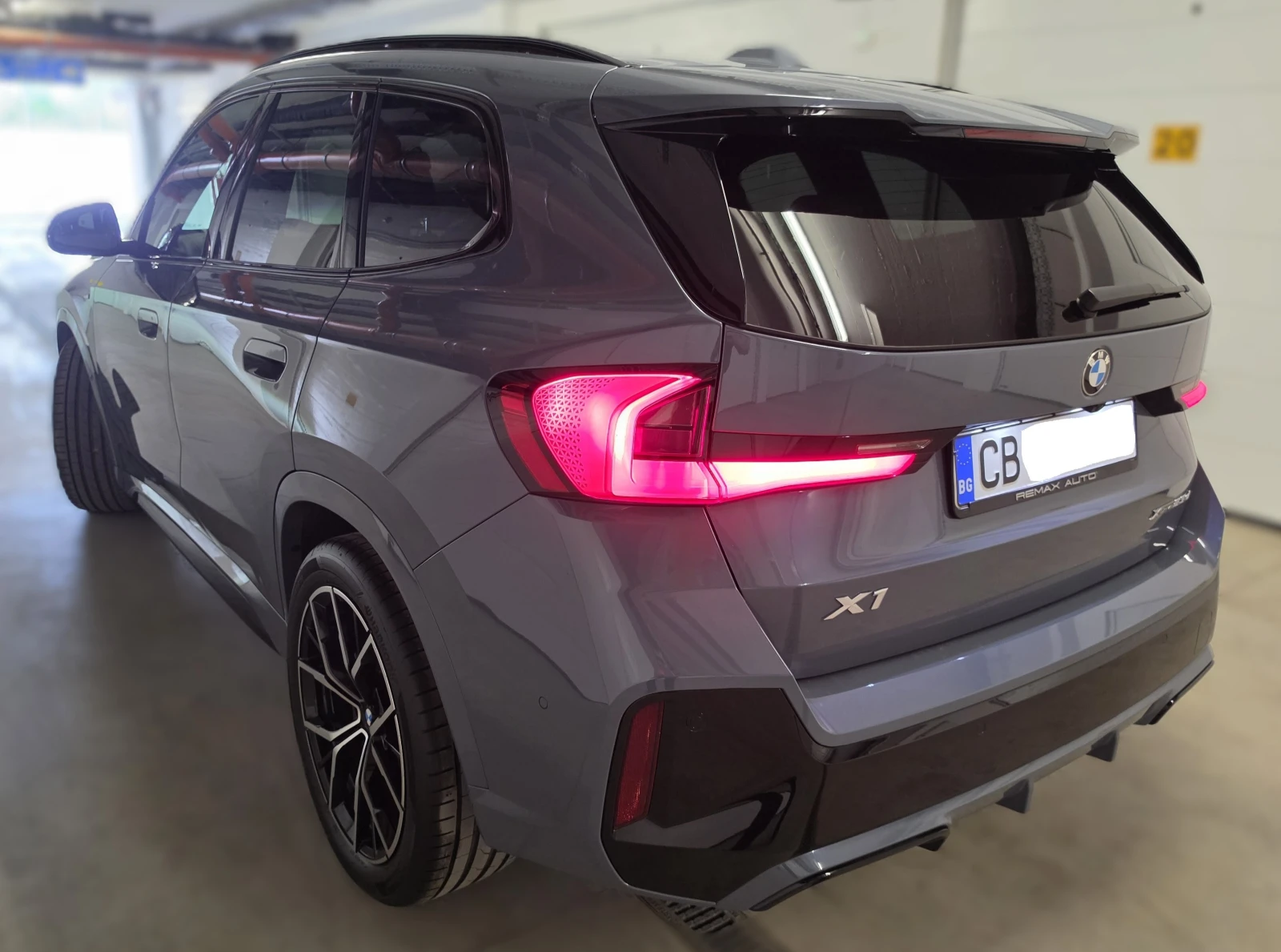 BMW X1 23d X-Drive M, Pano, HARMAN KARDON, LED, снимка 4 - Автомобили и джипове - 54792750