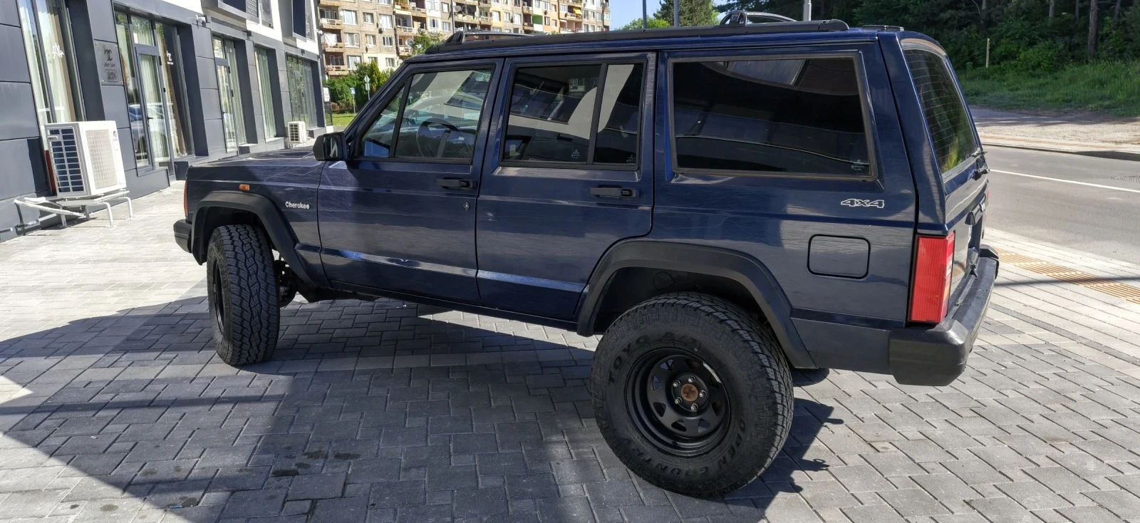 Jeep Cherokee 4.0L High output , снимка 3 - Автомобили и джипове - 54900416