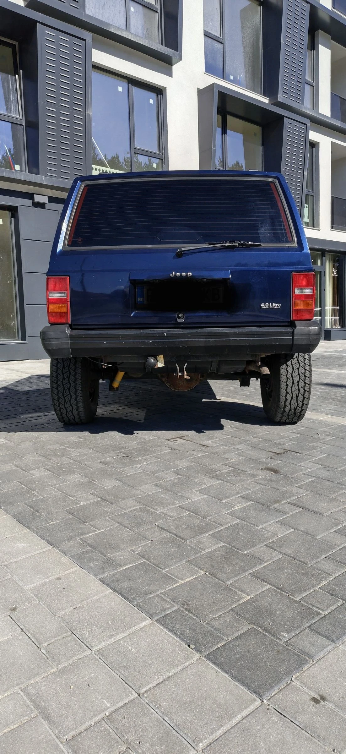 Jeep Cherokee 4.0L High output , снимка 2 - Автомобили и джипове - 54900416