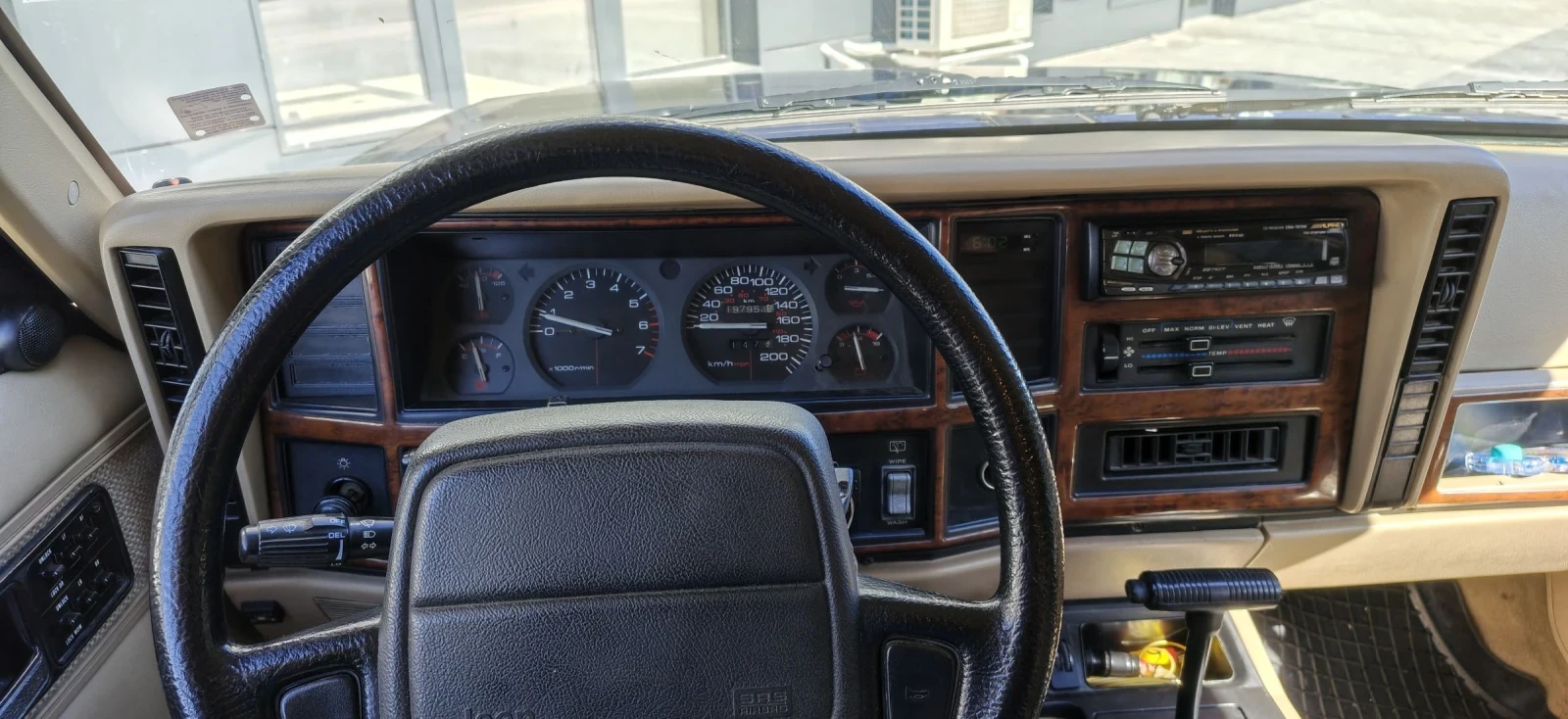 Jeep Cherokee 4.0L High output , снимка 6 - Автомобили и джипове - 54900416