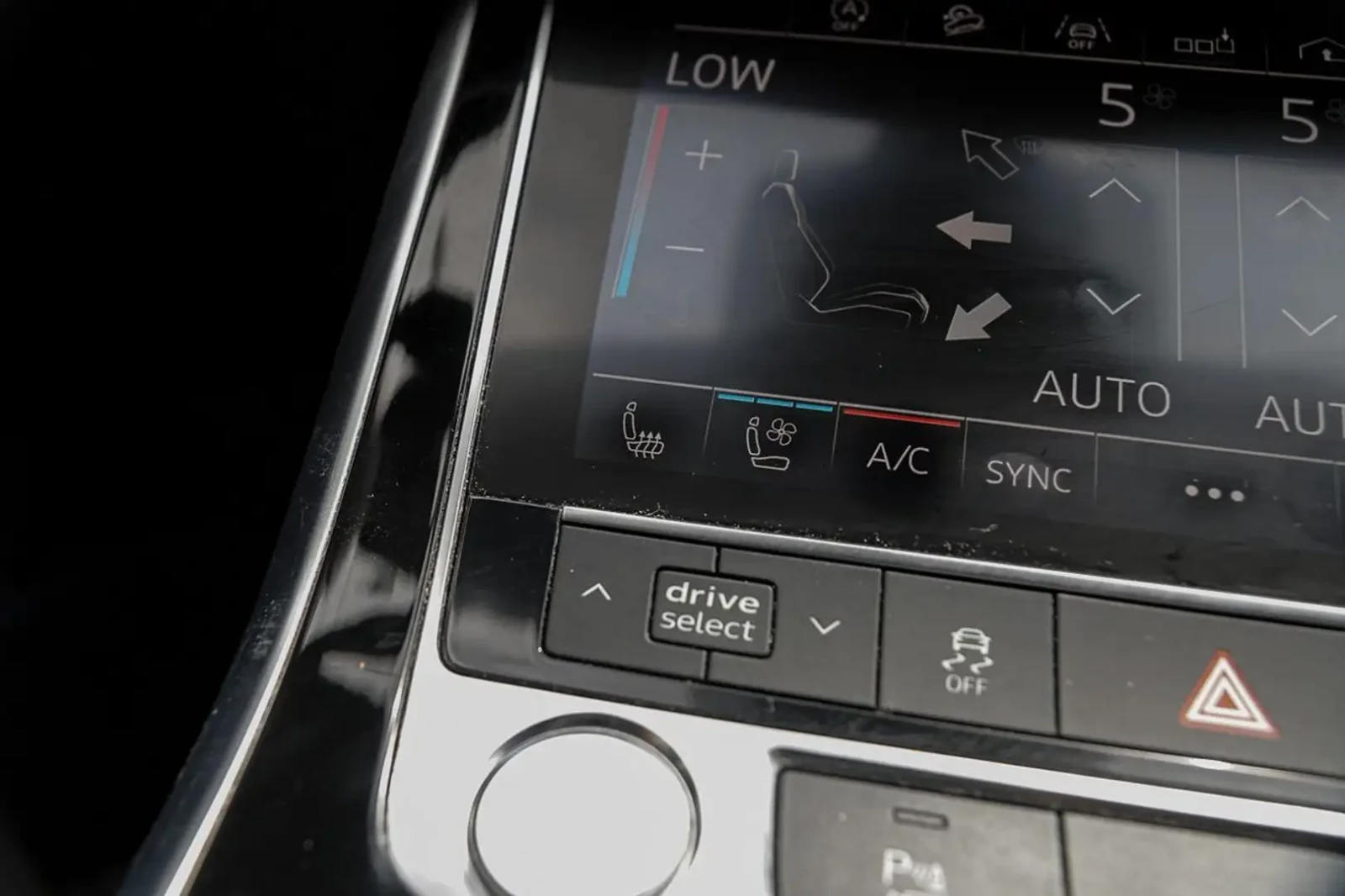 Audi Q8 Bang & Olufsen* Virtual Cockpit Plus* Head-Up* , снимка 15 - Автомобили и джипове - 54964682