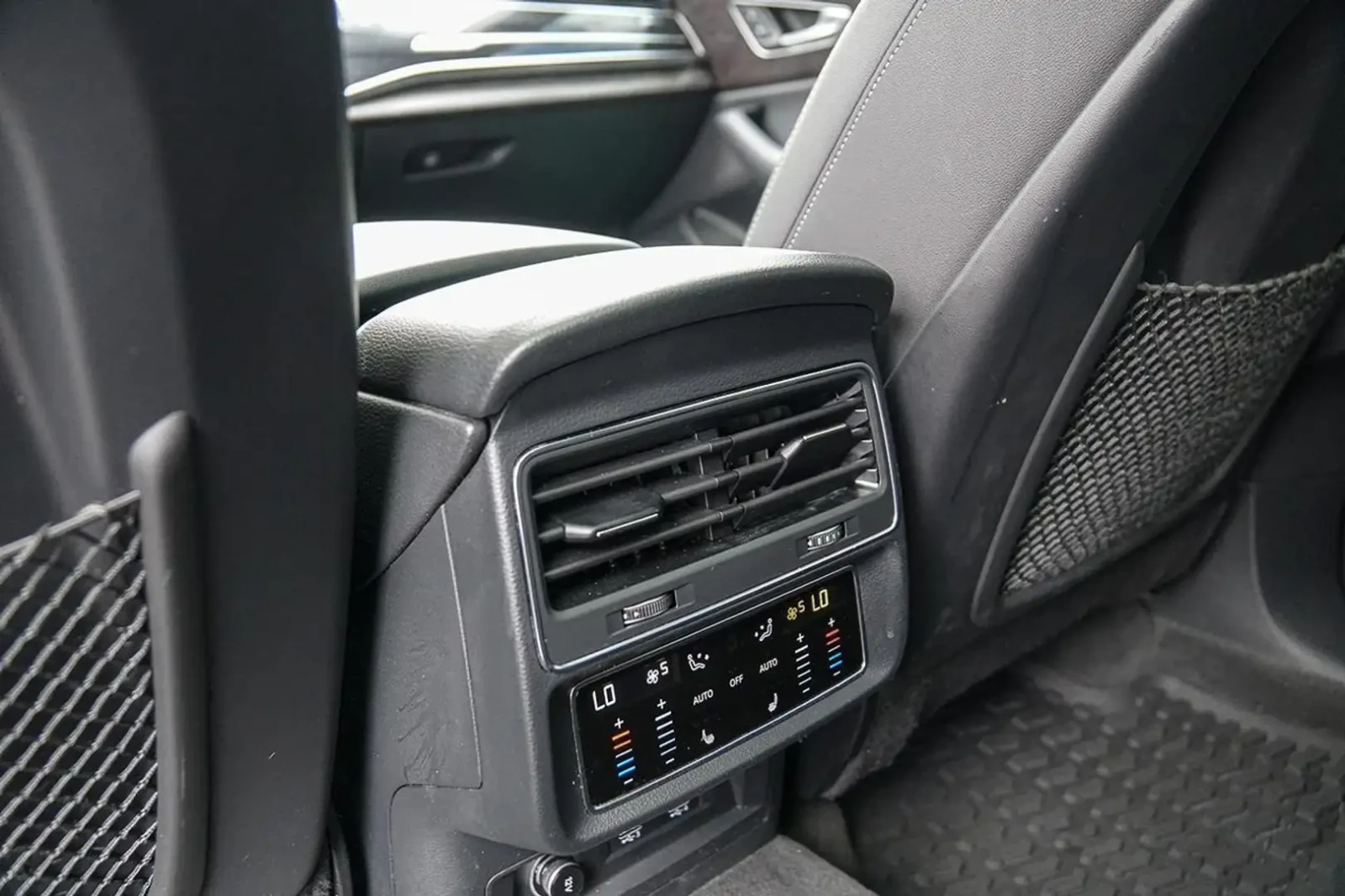 Audi Q8 Bang & Olufsen* Virtual Cockpit Plus* Head-Up* , снимка 12 - Автомобили и джипове - 54964682