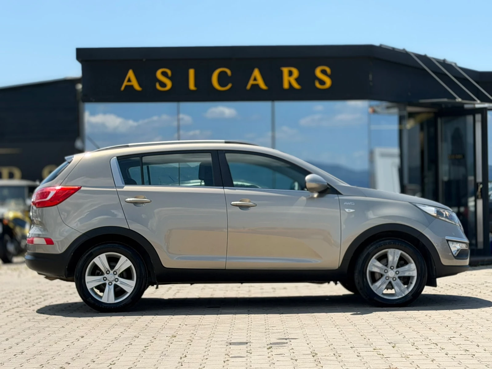 Kia Sportage / 2.0D / 136HP / 4X4 / , снимка 6 - Автомобили и джипове - 55529187