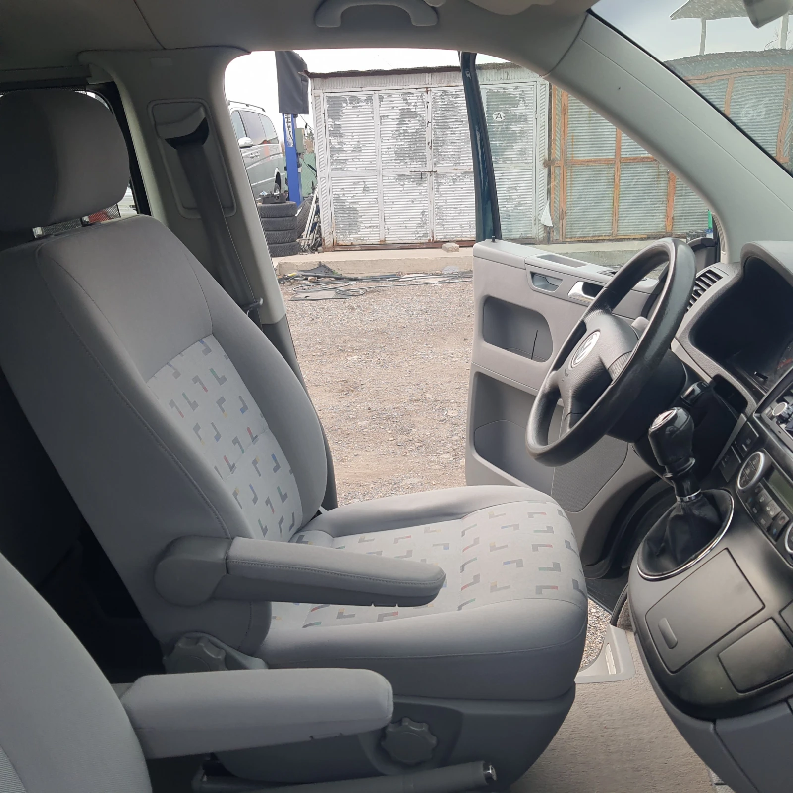VW Multivan 2.5TDI-NAVI - изображение 9