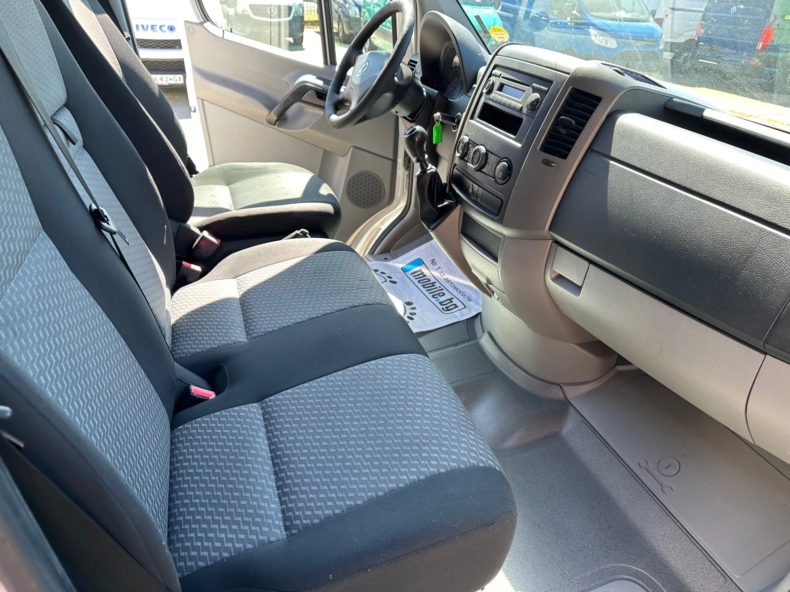 VW Crafter 2.0 TDI , КЛИМА , ТОП , L2H2, снимка 10 - Бусове и автобуси - 54720469