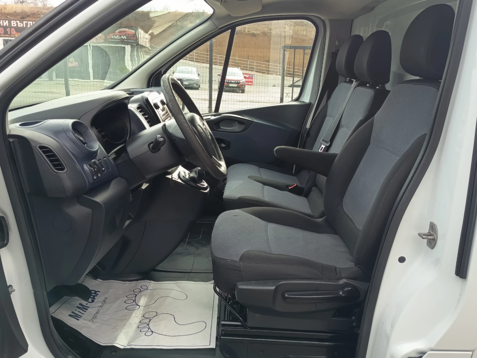Opel Vivaro 1.6cdti, снимка 8 - Бусове и автобуси - 56723877
