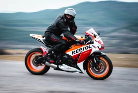Обява за продажба на Honda Cbr Repsol 1000RR ~18 500 лв. - изображение 2