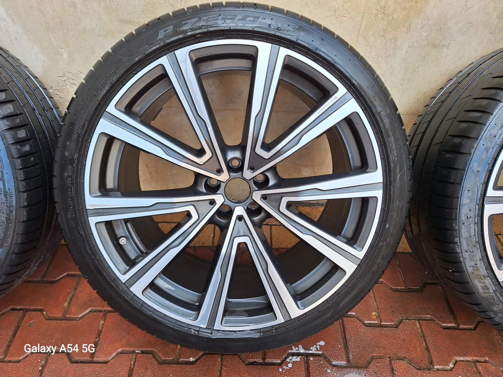 Гуми с джанти Pirelli 275/35R22, снимка 13 - Гуми и джанти - 54343292