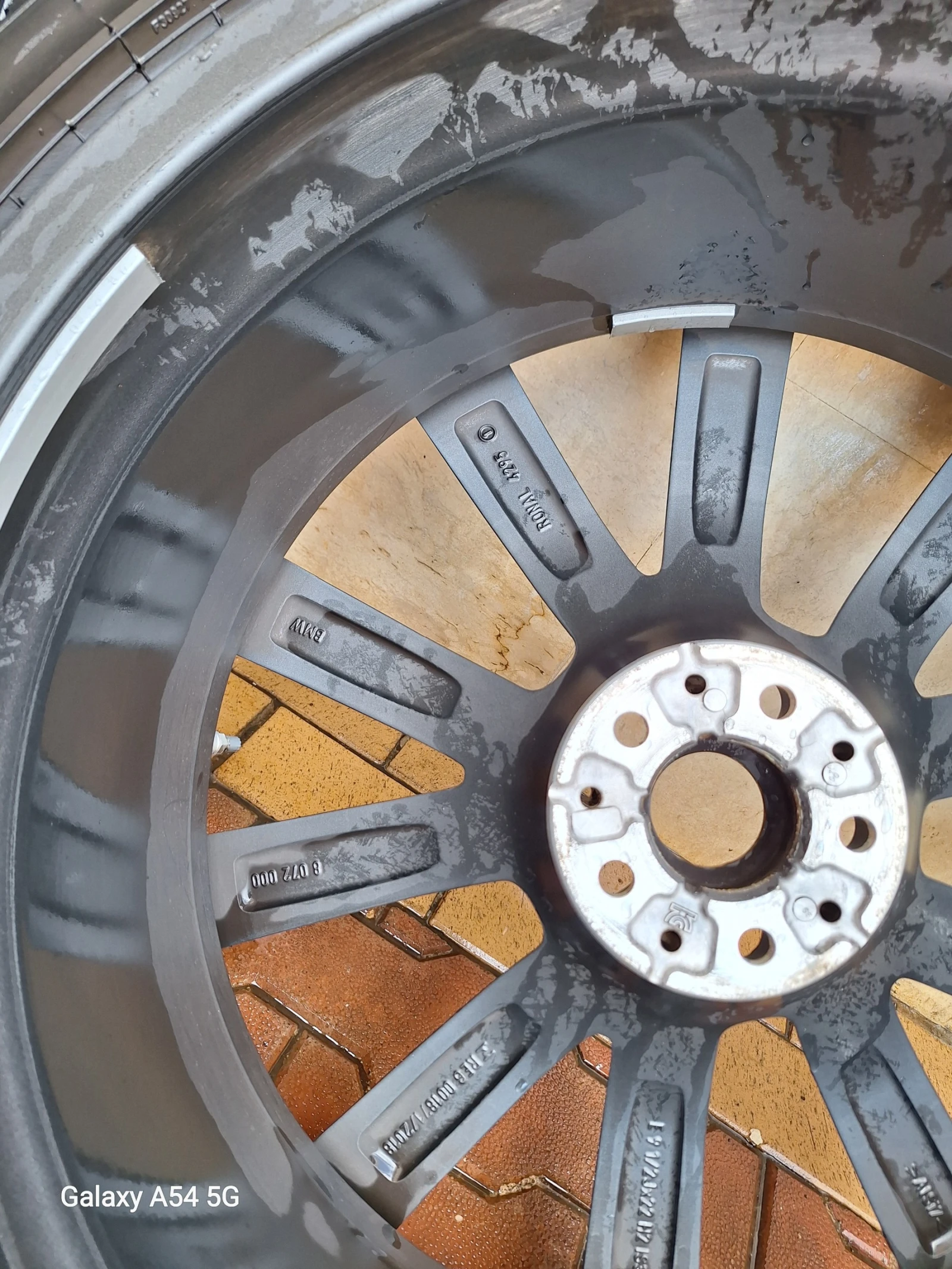 Гуми с джанти Pirelli 275/35R22, снимка 3 - Гуми и джанти - 54343292