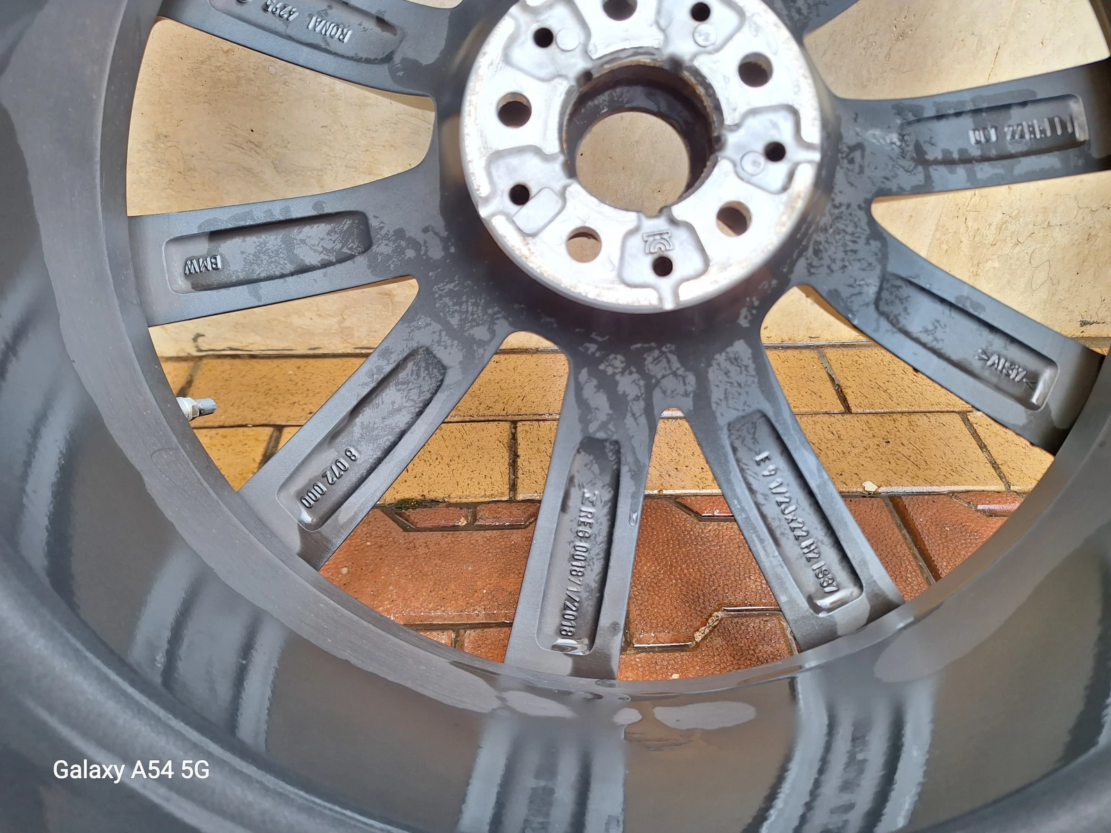 Гуми с джанти Pirelli 275/35R22, снимка 2 - Гуми и джанти - 54343292