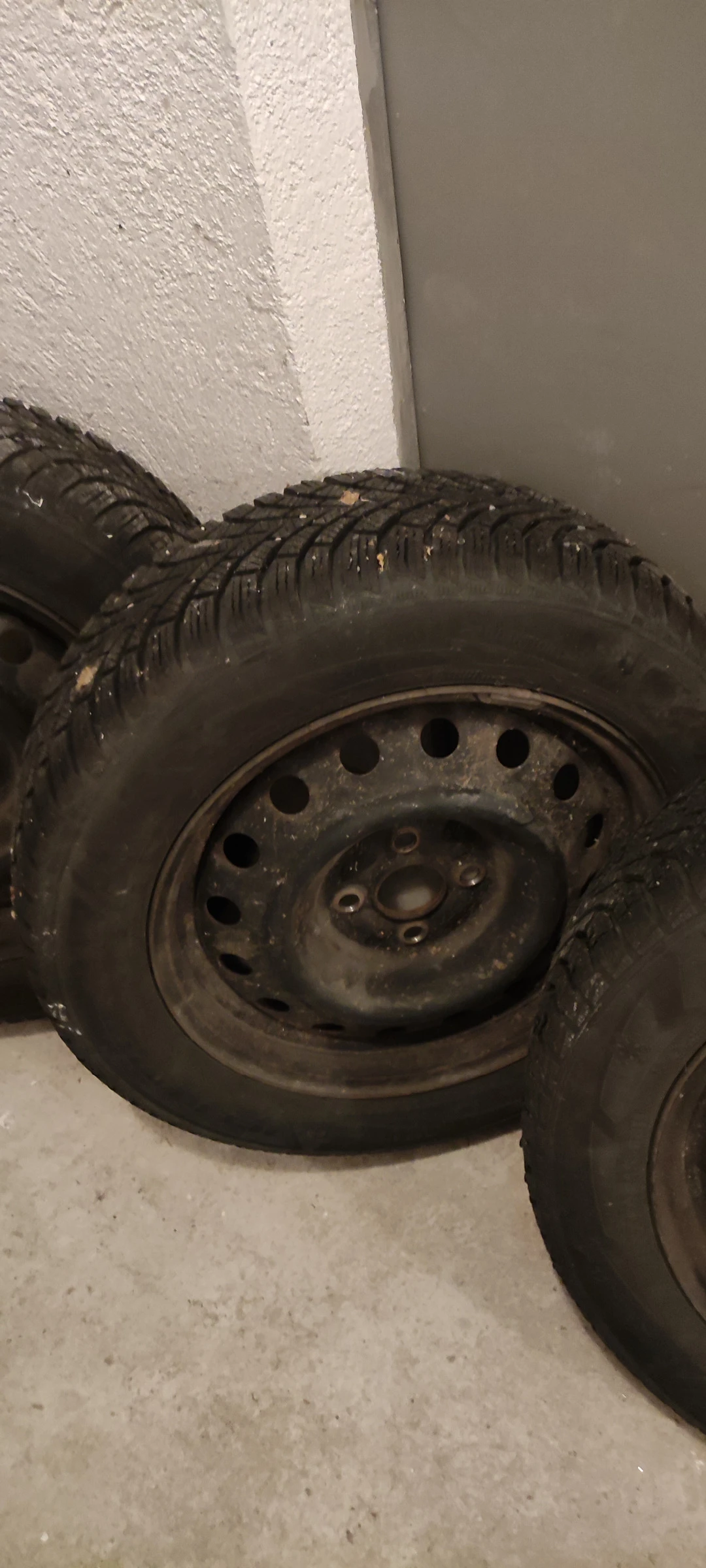 ���� � ������ 195/60R15 �� Toyota Corolla | Mobile.bg � ����������� 2