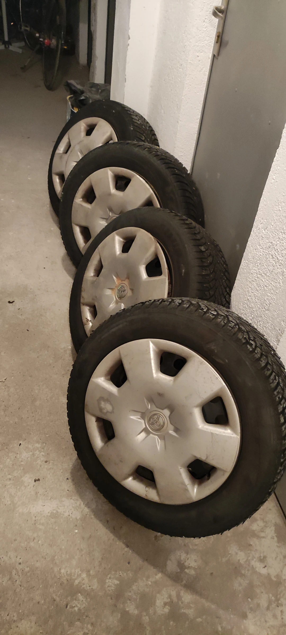 ���� � ������ 195/60R15 �� Toyota Corolla | Mobile.bg � ����������� 8