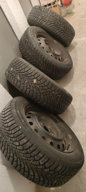 ���� � ������ 195/60R15 �� Toyota Corolla | Mobile.bg � ����� ������ 3