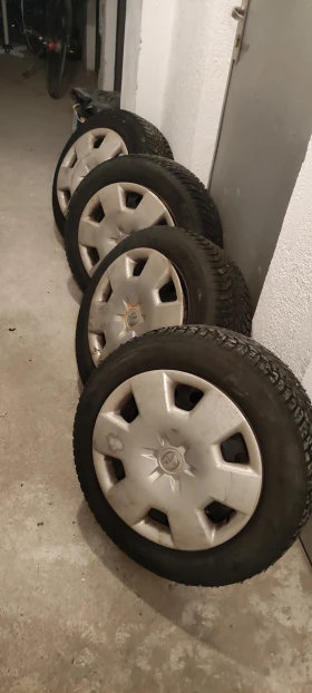 ���� � ������ 195/60R15 �� Toyota Corolla | Mobile.bg � ����� ������ 8