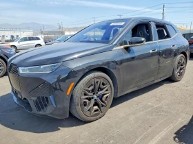 ������ BMW iX