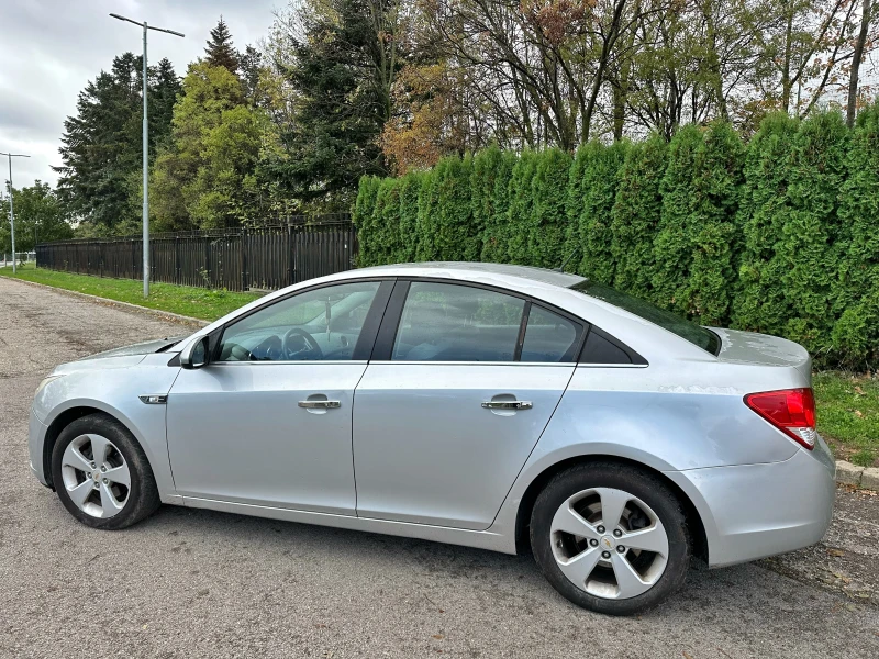 Chevrolet Cruze, снимка 3 - Автомобили и джипове - 47565233