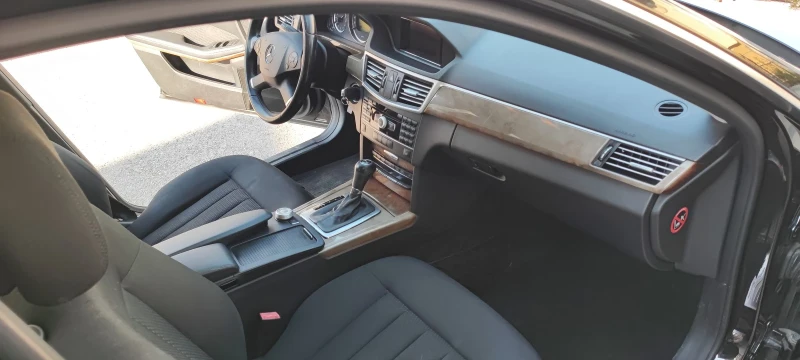 Mercedes-Benz E 220 2.2 CDI, снимка 8 - Автомобили и джипове - 48305506