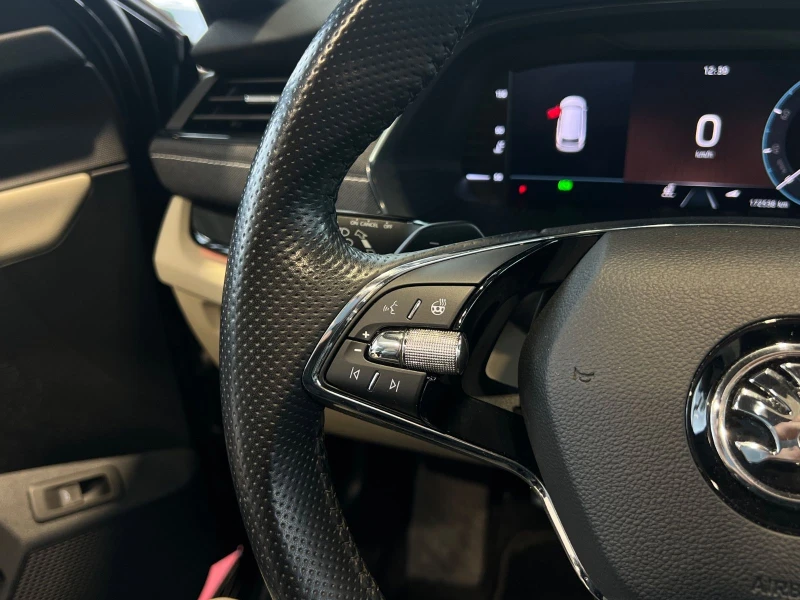 Skoda Octavia 2.0TDI/116HP/STYLE/DSG/PANO/NAVI/115v, снимка 6 - Автомобили и джипове - 49660571