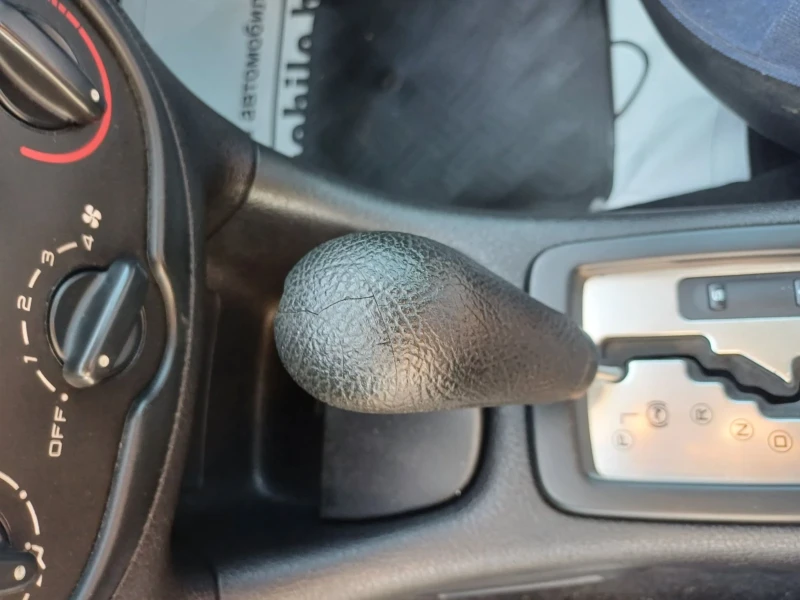 Peugeot 206 1.4 АТОМАТ, снимка 10 - Автомобили и джипове - 51409374