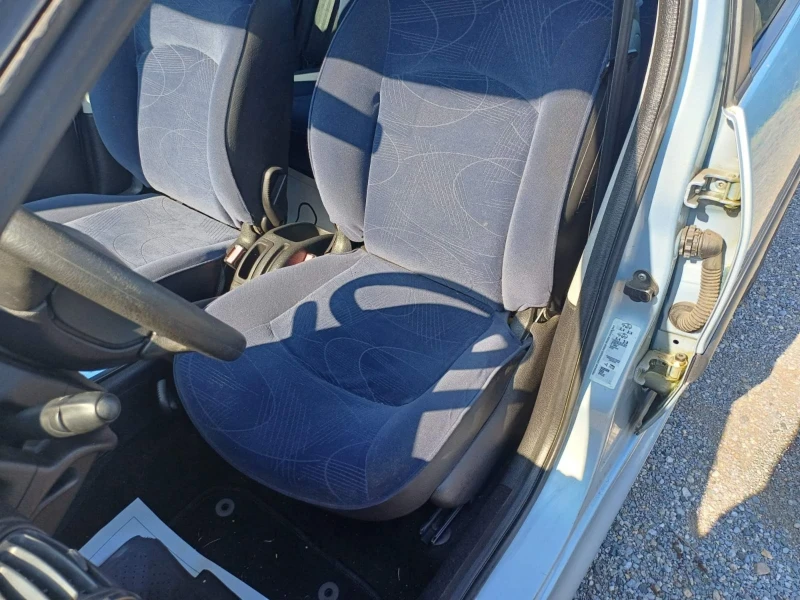 Peugeot 206 1.4 АТОМАТ, снимка 8 - Автомобили и джипове - 51409374