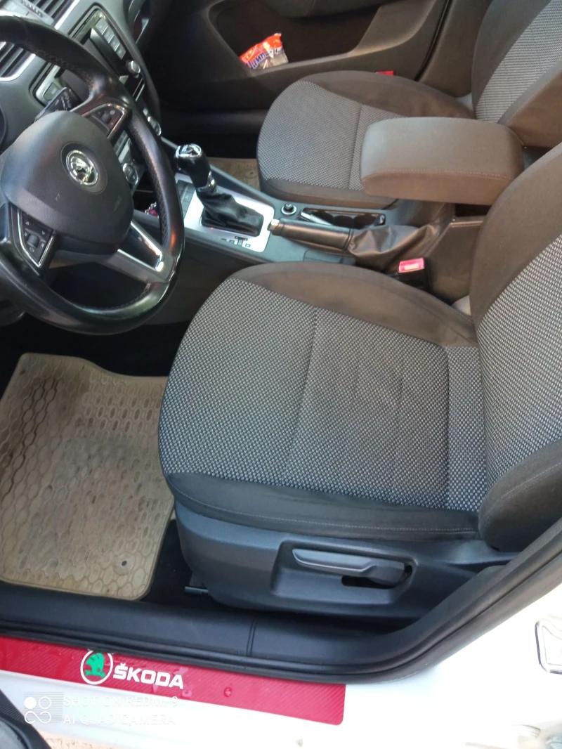 Skoda Octavia 1.6. 7DSG, снимка 5 - Автомобили и джипове - 52851583