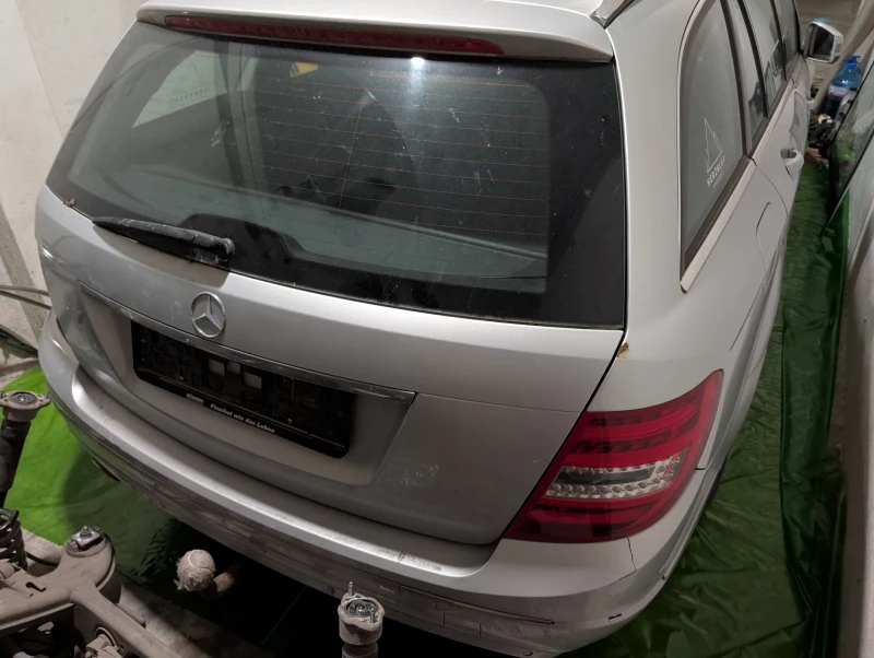 Mercedes-Benz C 220, снимка 5 - Автомобили и джипове - 53126461