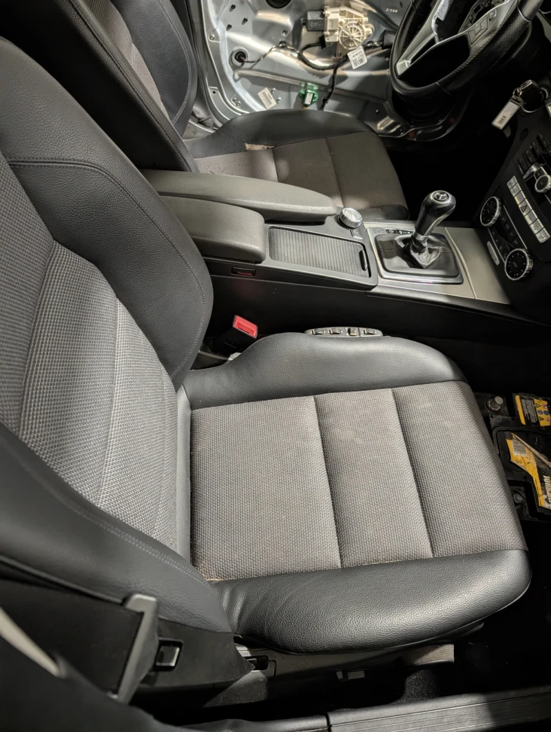 Mercedes-Benz C 220, снимка 8 - Автомобили и джипове - 53126461