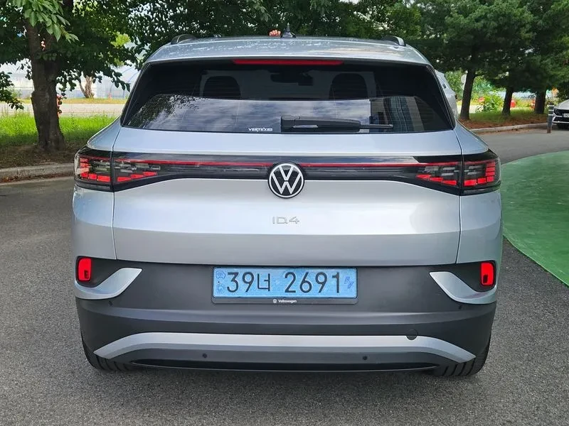 VW ID.4 PRO, снимка 4 - Автомобили и джипове - 56325098