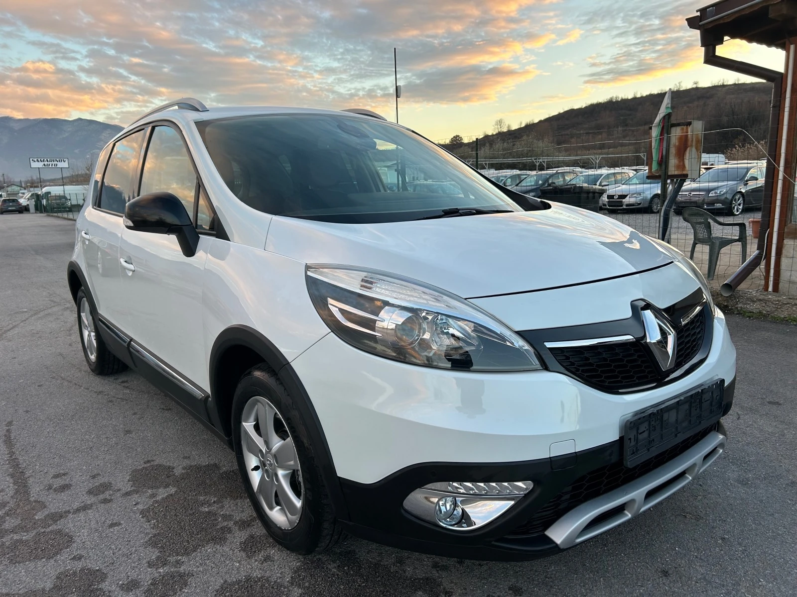 Renault Scenic 1.5DCi XMOD CROSS - изображение 3