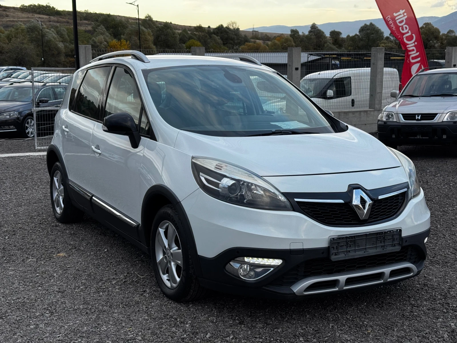 Renault Scenic 1.5DCi XMOD CROSS, снимка 3 - Автомобили и джипове - 46356200