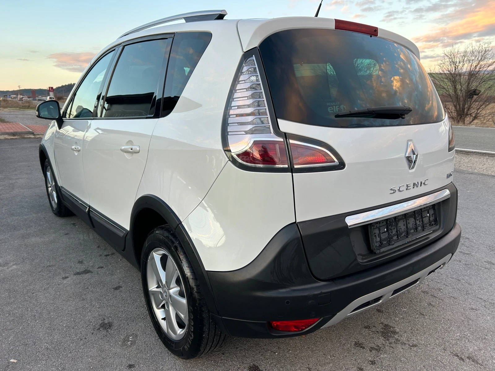 Renault Scenic 1.5DCi XMOD CROSS - изображение 4