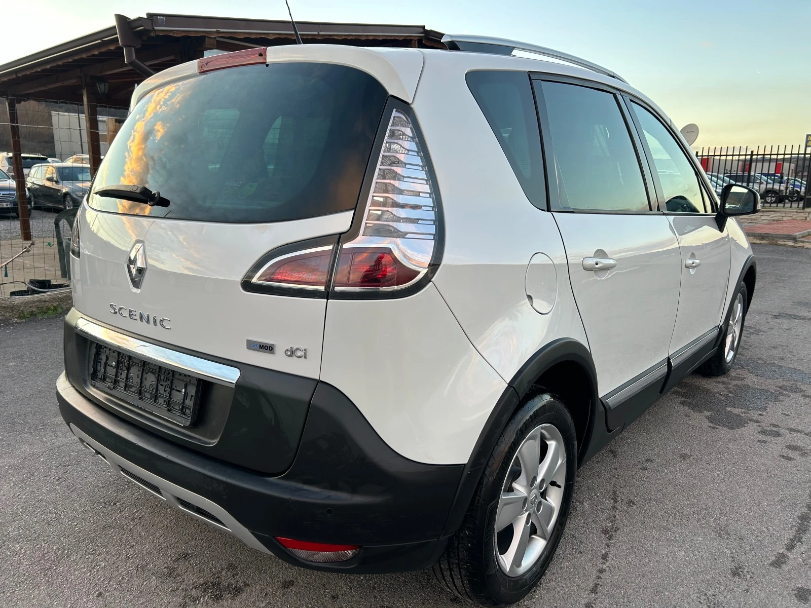 Renault Scenic 1.5DCi XMOD CROSS - изображение 6