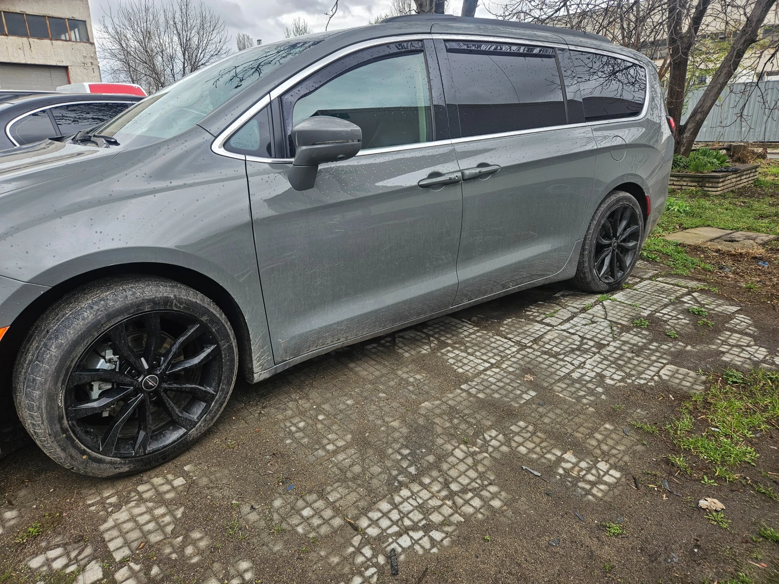 Chrysler Pacifica  - изображение 2