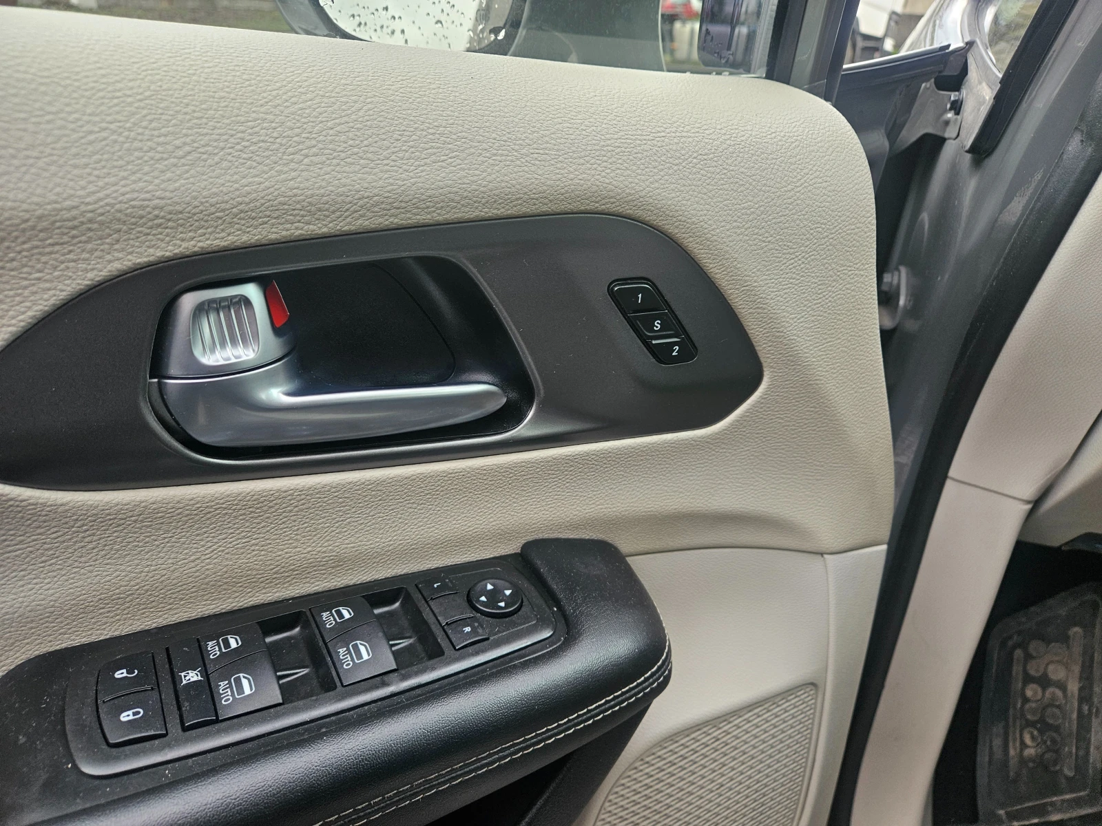 Chrysler Pacifica  - изображение 3