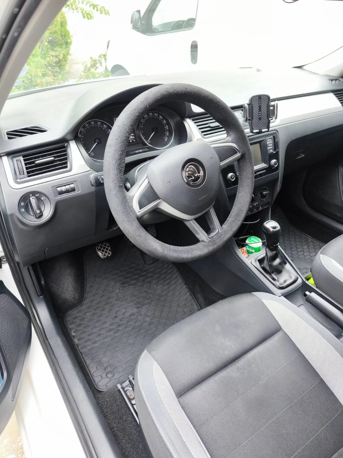 Skoda Rapid 1.6 - изображение 9