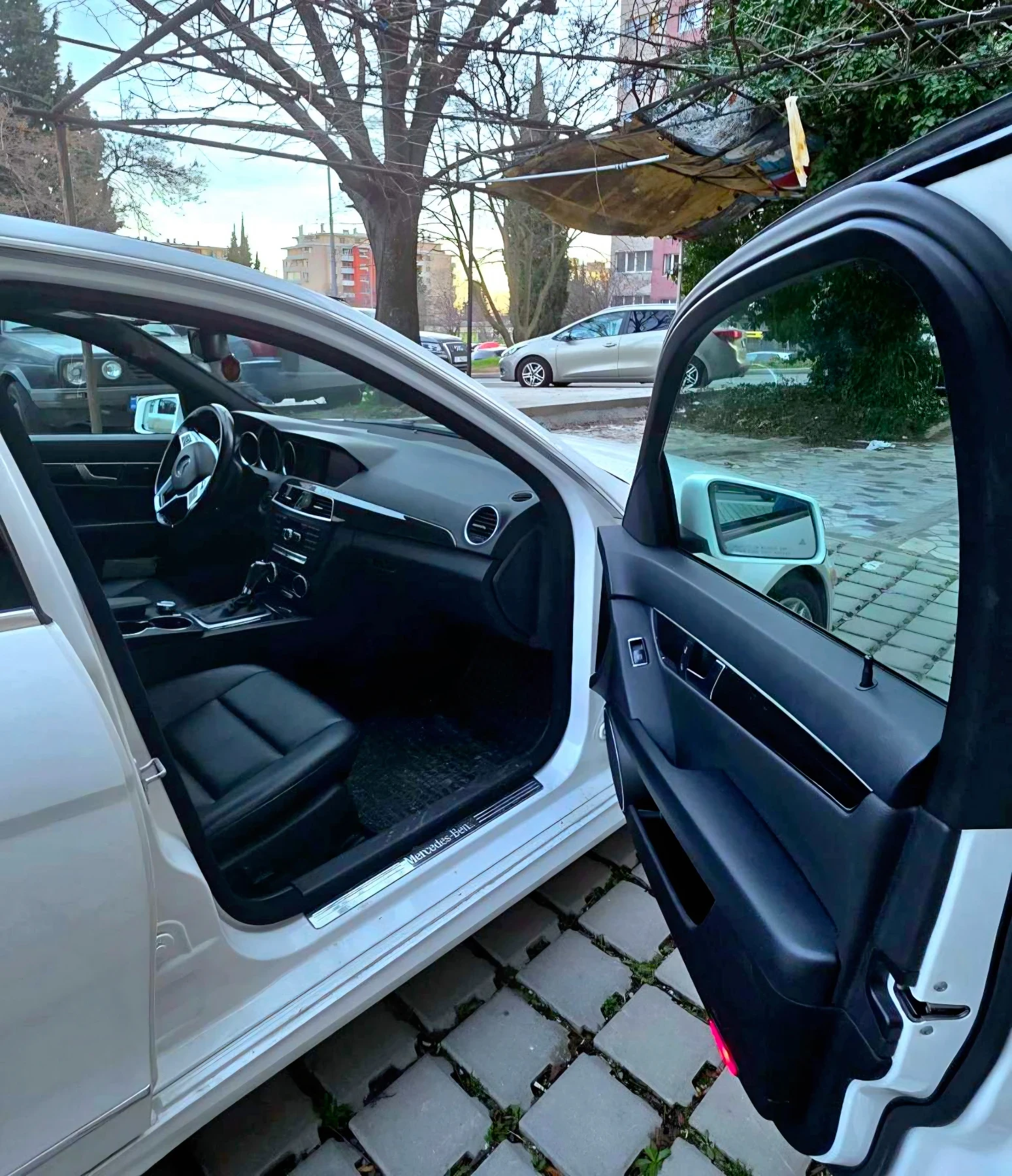 Mercedes-Benz C 300 3.5 4MATIC 7G-TRONIC  - изображение 10