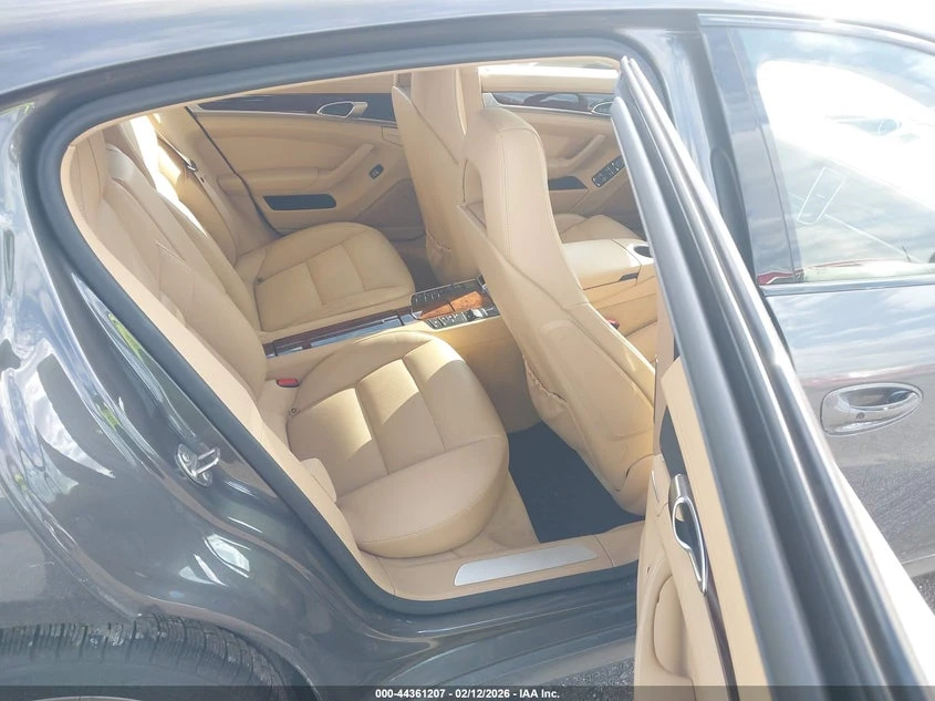 Porsche Panamera * PANAMERA 4S* , снимка 8 - Автомобили и джипове - 54037899