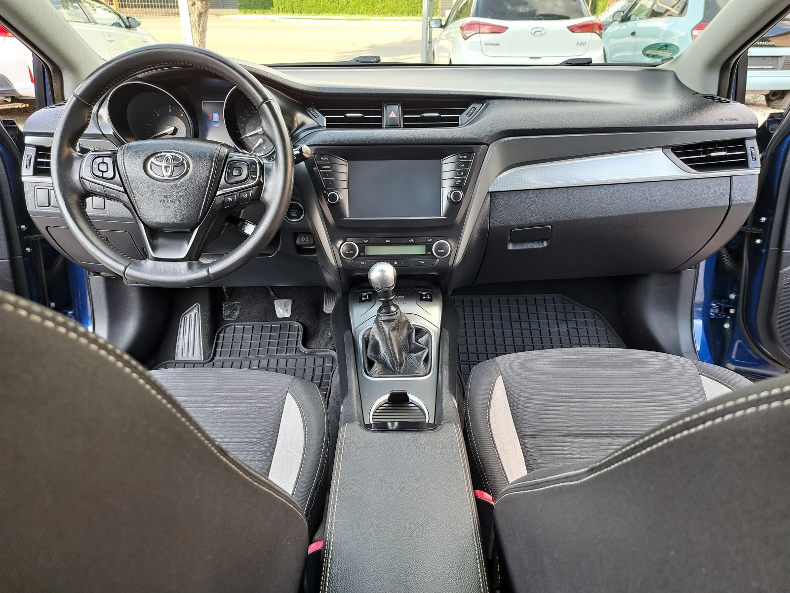 Toyota Avensis 2.0D4D* КЛИМА* NAVI* КАМЕРА* ТЕМПОМАТ* 6ск        , снимка 9 - Автомобили и джипове - 54834597