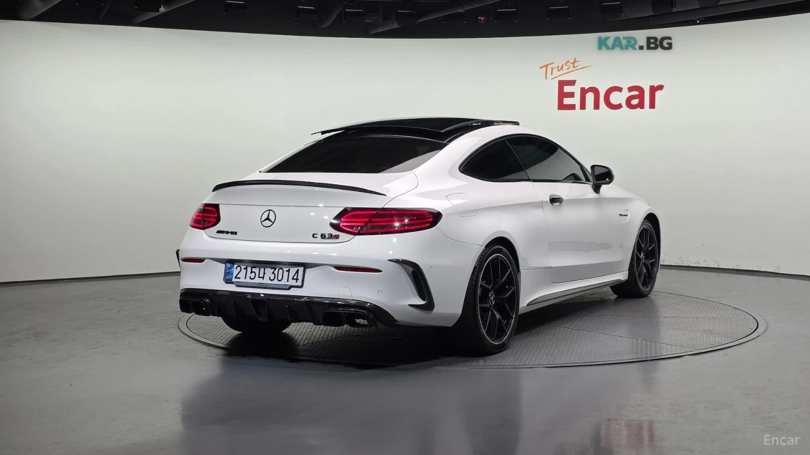 Mercedes-Benz C 63 AMG BURMASTER* ОБДУХ* 360* ПАНО* HEADUP* DISSTR, снимка 2 - Автомобили и джипове - 54973180