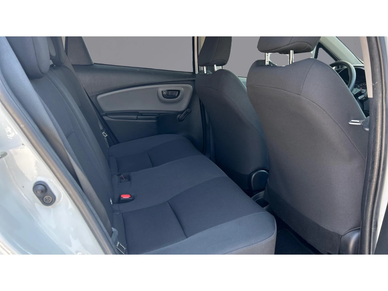 Toyota Yaris 1.5 HSD, Месечна вноска от 199  , снимка 10 - Автомобили и джипове - 55395823