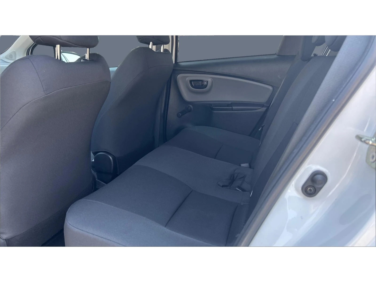 Toyota Yaris 1.5 HSD, Месечна вноска от 199  , снимка 12 - Автомобили и джипове - 55395823