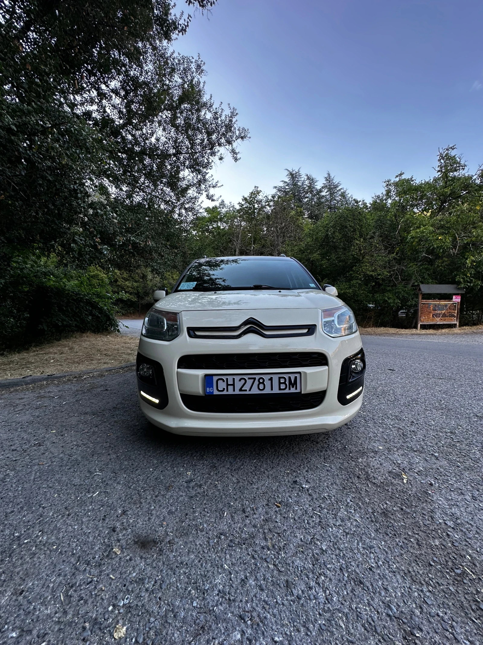 Citroen C3 Picasso LPG, снимка 7 - Автомобили и джипове - 55535814