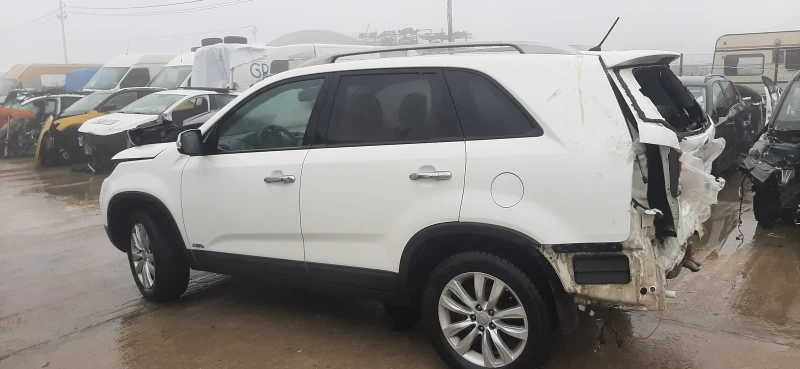 Kia Sorento 2.2CRDI, снимка 3 - Автомобили и джипове - 47959621